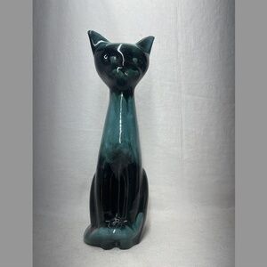 Vintage Blue Mountain Pottery Cat Figurine